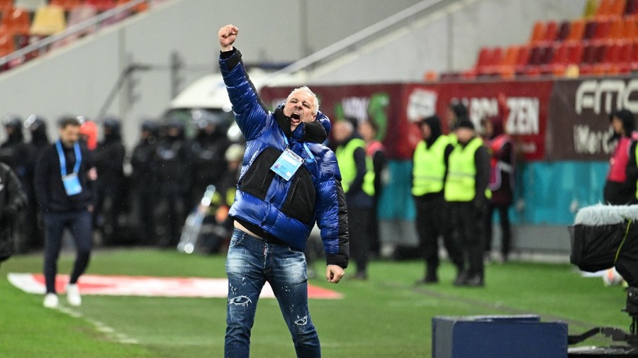 Jucătorii nu au fost de acord cu decizia pe care Marius Şumudică a vrut să o ia după victoria cu Dinamo! Dialog incredibil cu Paşcanu: „N-am mai văzut aşa tâmpiţi de jucători”