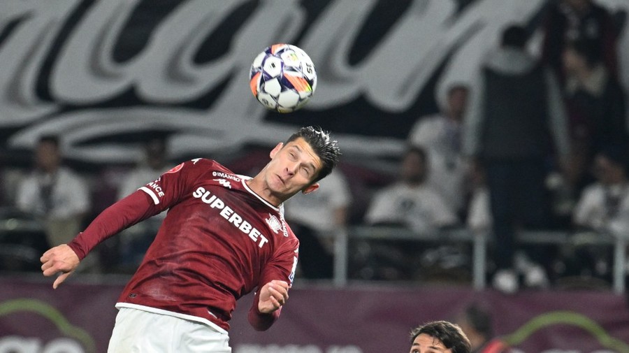 Fază controversată în Giuleşti! VAR a anulat golul lui Petrila! Nici publicul nu a înţeles ce se întâmplă, care iniţial s-a bucurat de decizie | VIDEO

