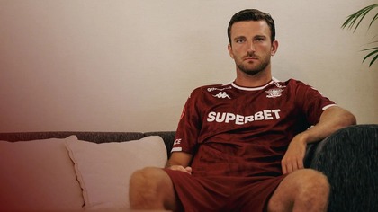 Rapid şi-a adus fundaş central cu CV interesant. S-a format la Ajax şi are selecţii în naţionala U20 a Olandei