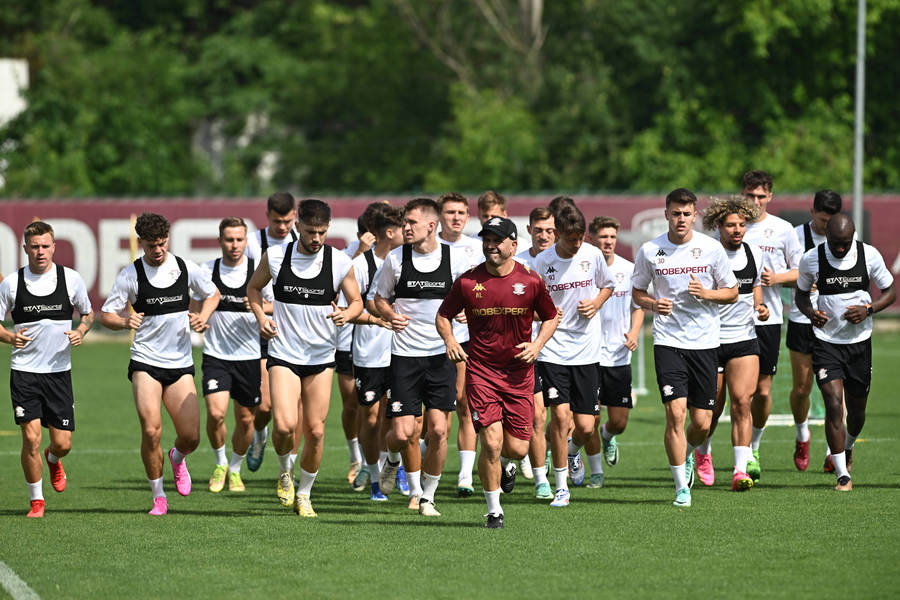 OUT de la Rapid! Jucătorul intrat în dizgraţiile lui Costel Gâlcă poate semna cu altă echipă din Superliga: „Vestea este una bună”