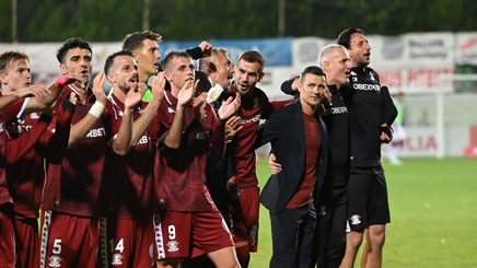 Costel Gâlcă face curăţenie la Rapid! Vrea să renunţe la un jucător cu salariu mare