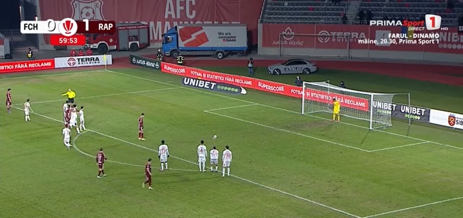 Rapid ratează penalty în meciul cu Hermannstadt! Portarul intrat de pe bancă îi salvează pe sibieni | VIDEO