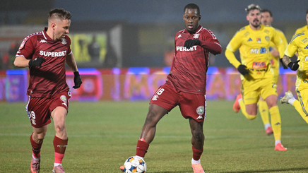 Kader Keita a lovit o femeie cu maşina! Jucătorul Rapidului a fost dus la Poliţie