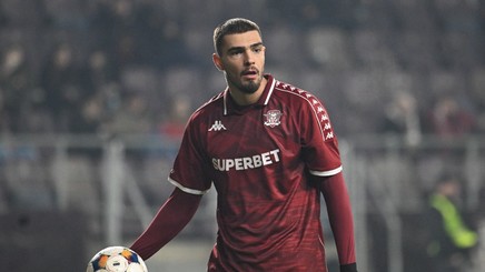 Ajuns rezervă de lux sub comanda lui Gâlcă, Denis Ciobotariu îşi face bagajele şi pleacă de la Rapid! Dan Şucu îşi poate umple buzunarele cu transferul său
