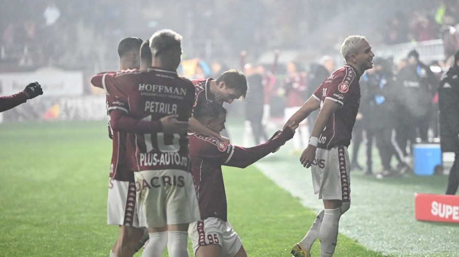 Surpriză la Rapid! Un nume cu greutate din Giuleşti ia în calcul să nu mai continue sub comanda lui Daniel Pancu