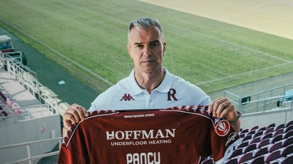 Rapid a bătut palma cu mijlocaşul de 750.000 de euro şi a rezolvat primul transfer al verii! Fotbalistul a aterizat deja în România pentru a semna contractul 