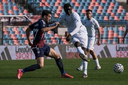 Transfer interesant în SuperLiga! Un mijlocaş central din Serie A, la un pas să bată palma cu un club din play-off