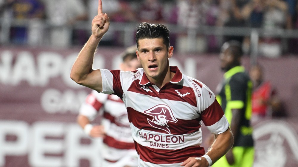 Au început negocierile pentru transferul lui Alex Dobre! Vedeta Rapidului ar putea pleca din Giuleşti după ce a făcut spectacol în duelul cu CFR Cluj