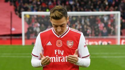 Când imaginea nu-ţi mai aduce bani. Mesut Ozil, "aruncat" de sponsorii Adidas şi Mercedes
