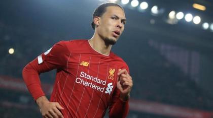 Van Dijk, ridiculizat de un adversar din Premier League. ”Am jucat contra lui şi am reuşit să îl driblez”