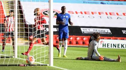 Sheffield o zdrobeşte acasă pe Chelsea şi îşi consolidează locul de Europa League. United şi Leicester pot profita