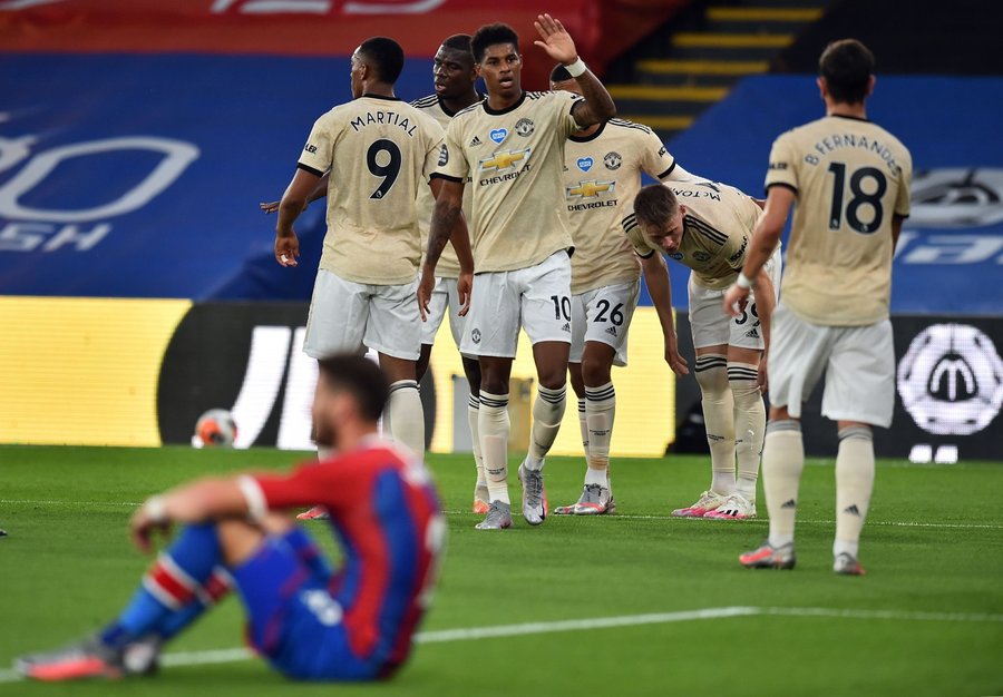 Mai aproape de Ligă, dar cu ajutorul VAR! FOTO | United, două decizii "pro" în victoria cu Palace
