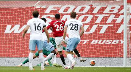 Pas greşit pentru United, în goana după un loc de Champions League