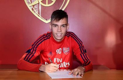 Ce onoare! Un tânăr fotbalist român a fost cooptat în lotul lui Arsenal 