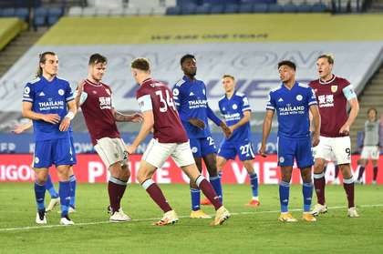 Leicester, maxim de puncte în Premier League. ”Vulpile” au fost conduse de Burnley, dar au întors partida