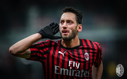 Rebelul Calhanoglu! N-a semnat prelungirea cu AC Milan, a refuzat Juventus şi merge liber de contract la altă forţă