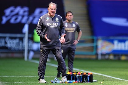 Faza finalului de an vine din Premier League! Marcelo Bielsa a vorbit 41 de minute pentru a demonstra că Leeds a fost mai bună decât Manchester United, deşi a pierdut cu 2-6