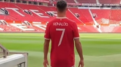 VIDEO ǀ Cristiano Ronaldo bate recorduri şi fără să joace! Suma uriaşă încasată de Manchester United pe vânzările tricourilor starului