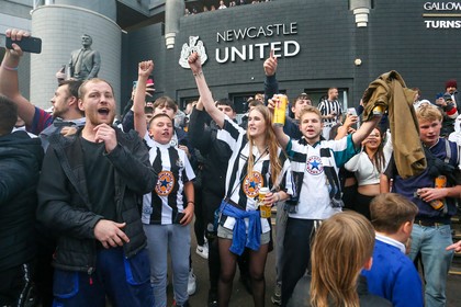 Isterie la Newcastle, fanii iau cu asalt stadionul! Comunicatul oficial al clubului 