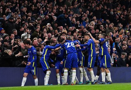 Chelsea o bate pe Tottenham şi se aproapie la un punct de locul doi din Premier League