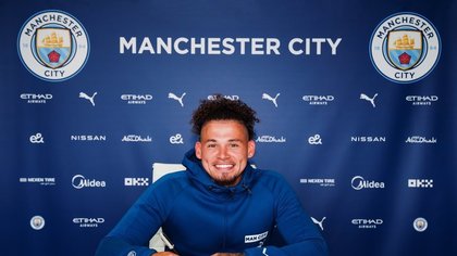 Kalvin Phillips a semnat pe şase ani cu Manchester City
