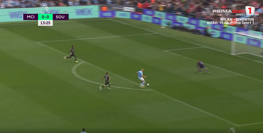 "Dovada" că şi Haaland e om. VIDEO | Cum se termină faza în care norvegianul scapă singur cu portarul lui Southampton