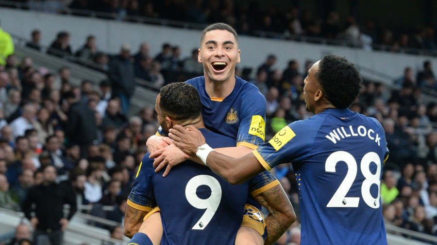 Newcastle e în mare formă. A trecut în deplasare de Tottenham şi e aproape de podium