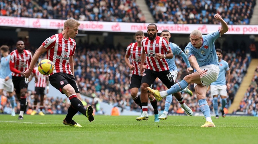 VIDEO | Manchester City – Brentford 1-2. ”Cetăţenii” pierd surpinzător acasă şi rămân pe locul 2 în Premier League 
