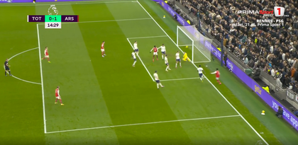 VIDEO | Hugo Lloris şi o gafă cum rar se vede la nivel înalt: vicecampionul mondial şi-a marcat un autogol în derby-ul Tottenham - Arsenal