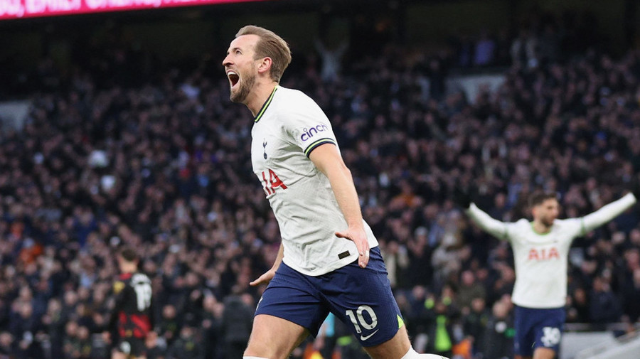 Harry Kane, felicitat prin telefon de Antonio Conte după ce a devenit cel mai bun marcator din istoria lui Tottenham. Ce a cerut atacantul