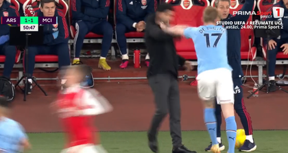 VIDEO | De Bruyne l-a împins pe Arteta în timpul meciului dintre Arsenal şi City. Fanii ”tunarilor” s-au răzbunat pe belgian