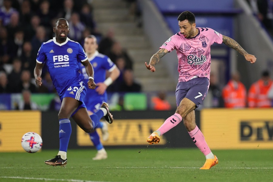 VIDEO | Remiză spectaculoasă între Leicester şi Everton, scor 2-2