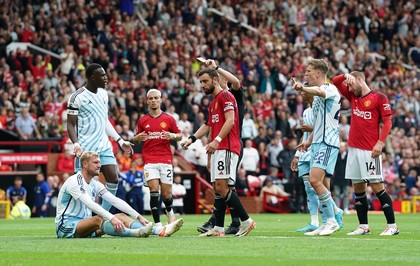 VIDEO | Răsturnări spectaculoase de scor în Premier League! Manchester United a revenit de la 2-0, iar Arsenal a obţinut doar un egal cu Fulham