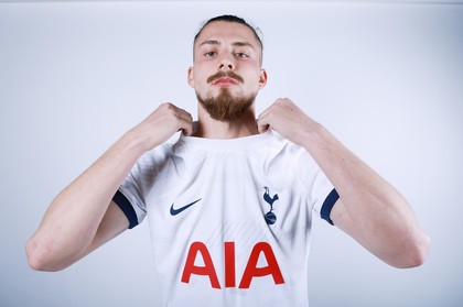 VIDEO | Radu Drăguşin a început treaba la Tottenham. Imagini din sala de forţă a clubului din Premier League