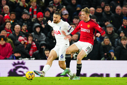 VIDEO | Radu Drăguşin a debutat în Premier League! A fost introdus într-un moment cheie al jocului cu United