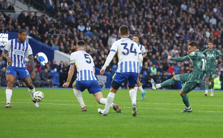 Brighton - Tottenham 3-2. Radu Drăguşin, rezervă neutilizată