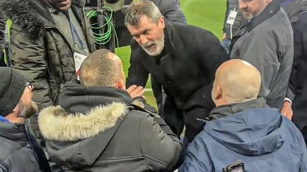 Roy Keane a avut o altercaţie cu un fan la meciul dintre Ipswich Town şi Manchester United  | VIDEO

