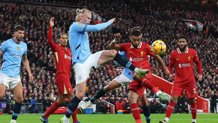 VIDEO | Liverpool - Manchester City 2-0. „Cormoranii” se distanţează în fruntea Premier League, după o prestaţie de pus în ramă 