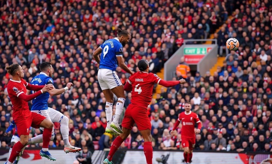 Derby-ul din Premier League, Everton - Liverpool, amânat din cauza furtunii Darragh