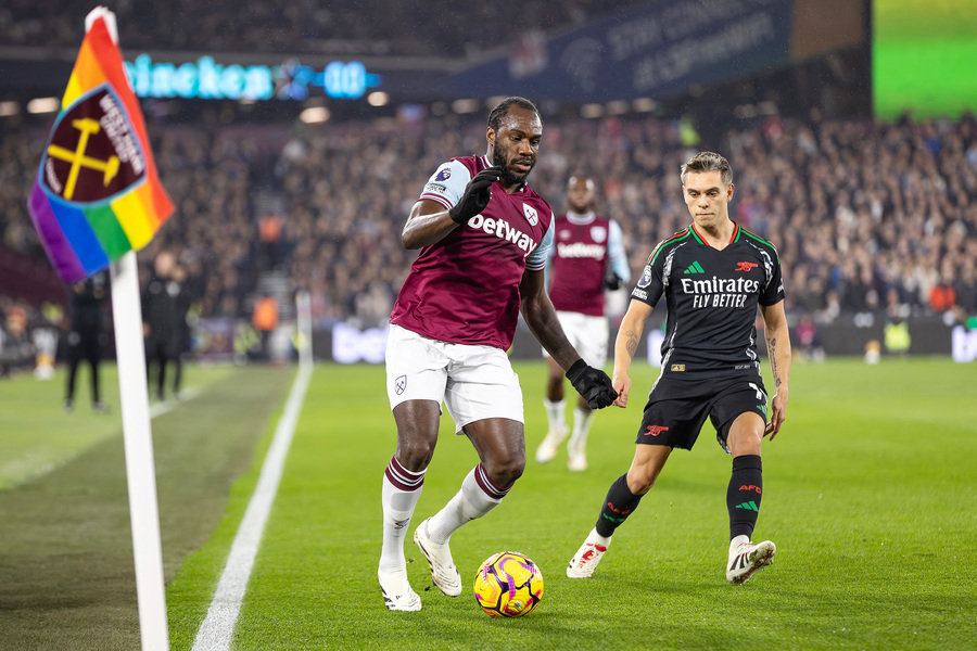 NEWS ALERT | Michail Antonio a fost implicat într-un grav accident de circulaţie