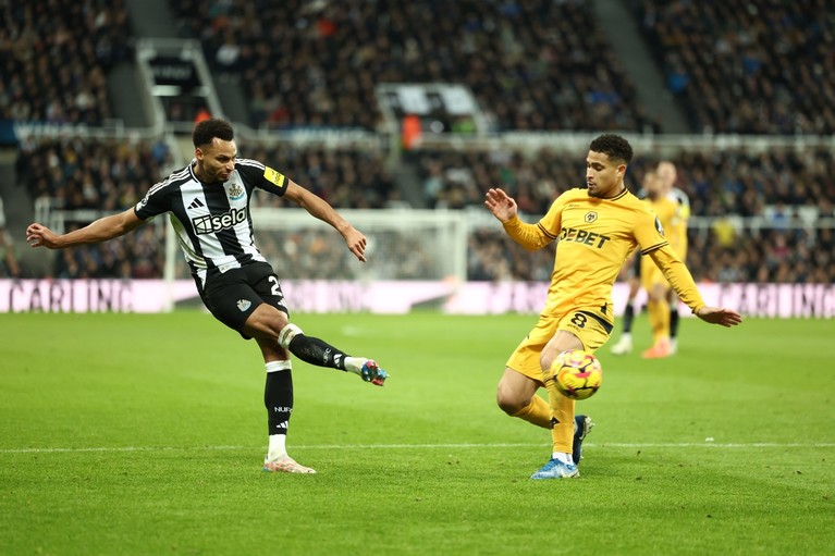 VIDEO | Newcastle - Wolverhampton 3-0. ”Coţofenele” ţin aproape de podium