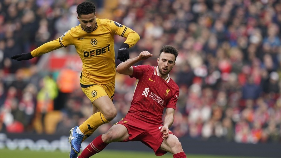 VIDEO | Liverpool - Wolverhampton 2-1. ”Cormoranii” se distanţează în fruntea Premier League