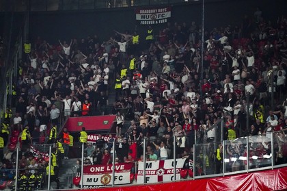 Situaţie bizară la grandul din Premier League! Antrenorul scoate banii din buzunarul lui

