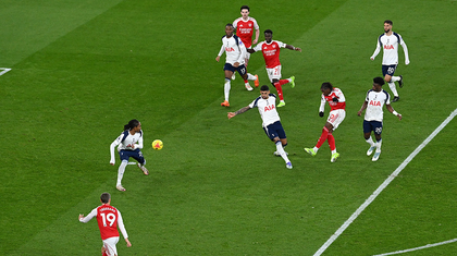 Arsenal o bate clar pe Tottenham şi se distanţează în fruntea Premier League