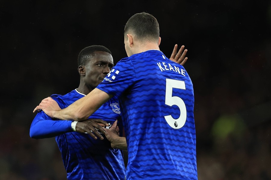 Fază incredibilă în Premier League! A fost eliminat după ce i-a dat o palmă propriului coechipier