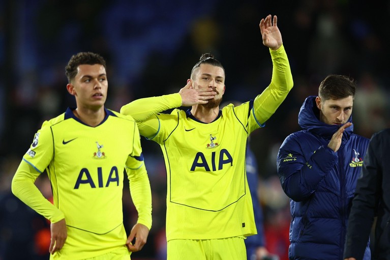 Tottenham se impune la Crystal Palace, 1-0, iar Radu Drăguşin a revenit în meci oficial