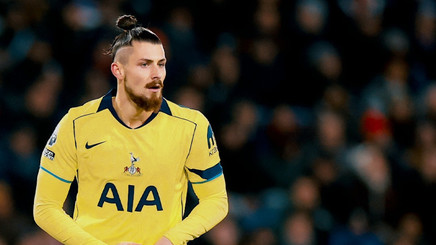 Radu Drăguşin a jucat pentru Tottenham în meciul cu Burnley