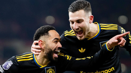 Manchester United s-a impus pe terenul lui Arsenal şi se apropie de podium