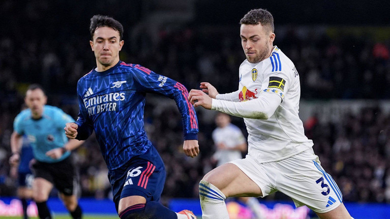 Arsenal nu s-a împiedicat în deplasare şi a dispus de Leeds