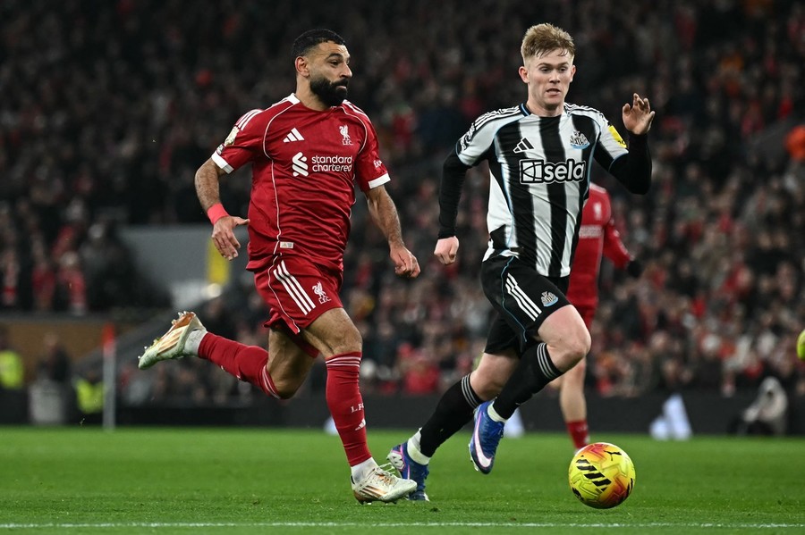 Liverpool a revenit de la 0-1 şi a învins-o clar pe Newcastle